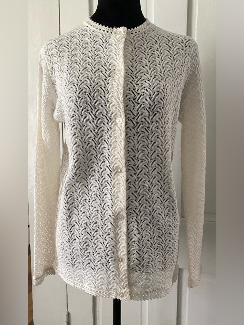 Vintage Elegant White long sleeve button down sweater Cardigan